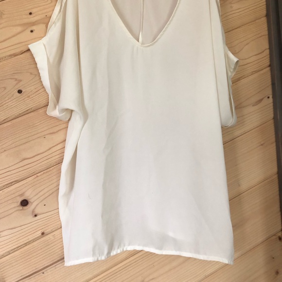 Open shoulder top - Picture 2 of 2